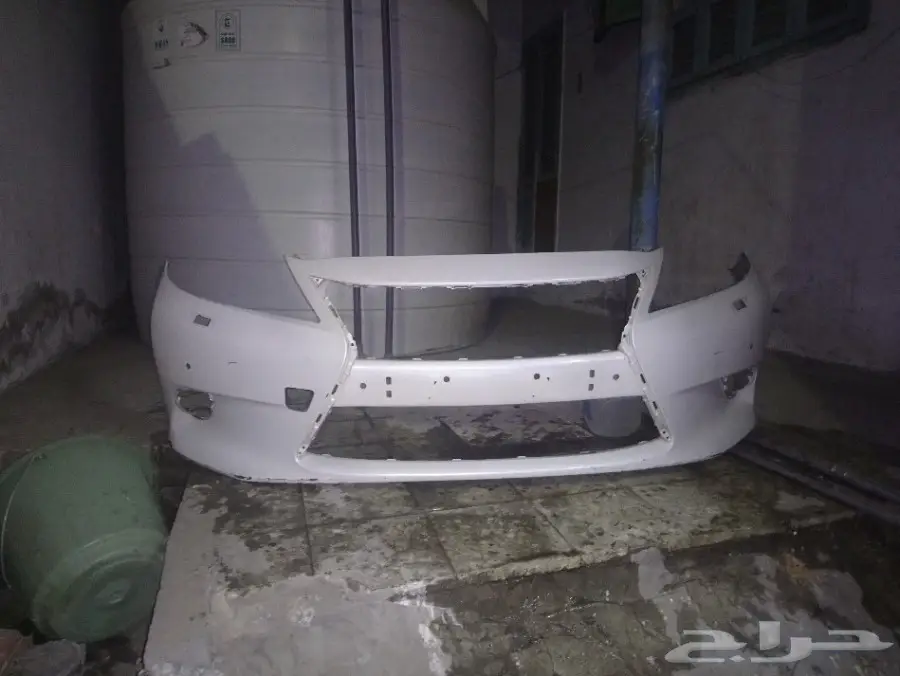 صدام لكزس es350 موديل 2013