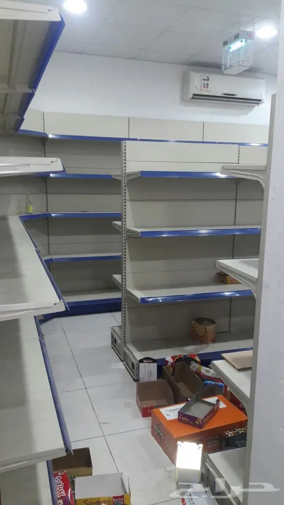 رفوف سوبر ماركت استخدام شهرين