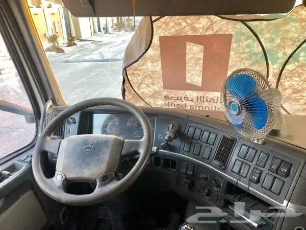 راس تريلة فولفو 2005 للبيع  (image 1)