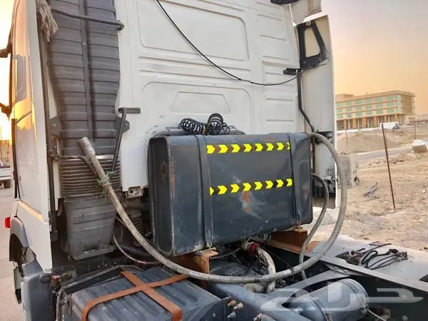 راس تريلة فولفو 2005 للبيع  (image 2)