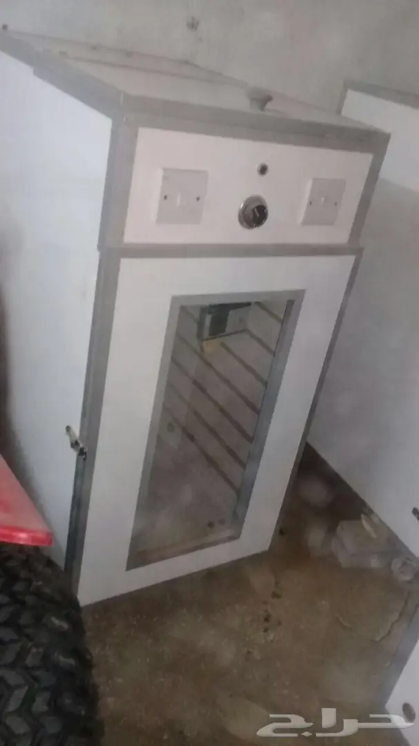 فقاسة يدويه شبه جديدة استخدام خفيف 