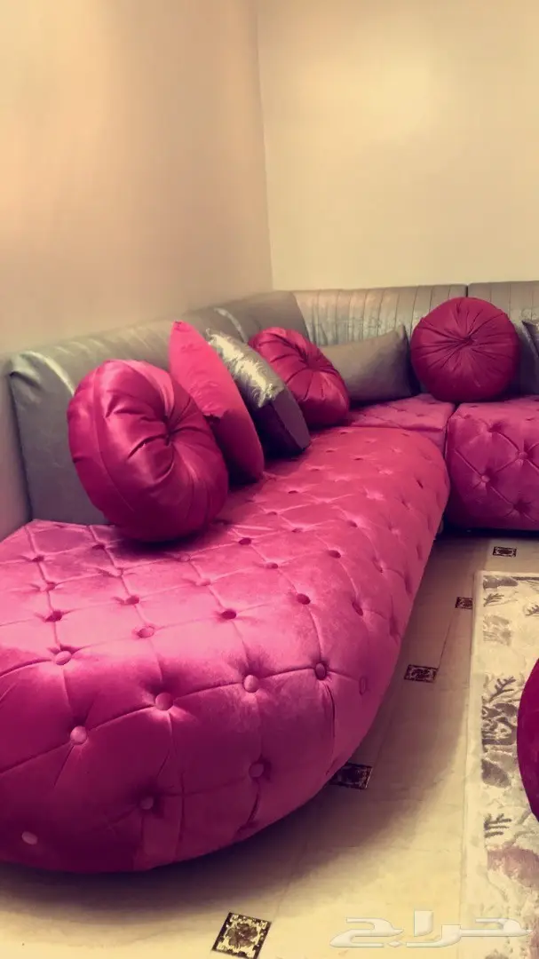 كنب مع طاولة طعام للبيع (image 1)