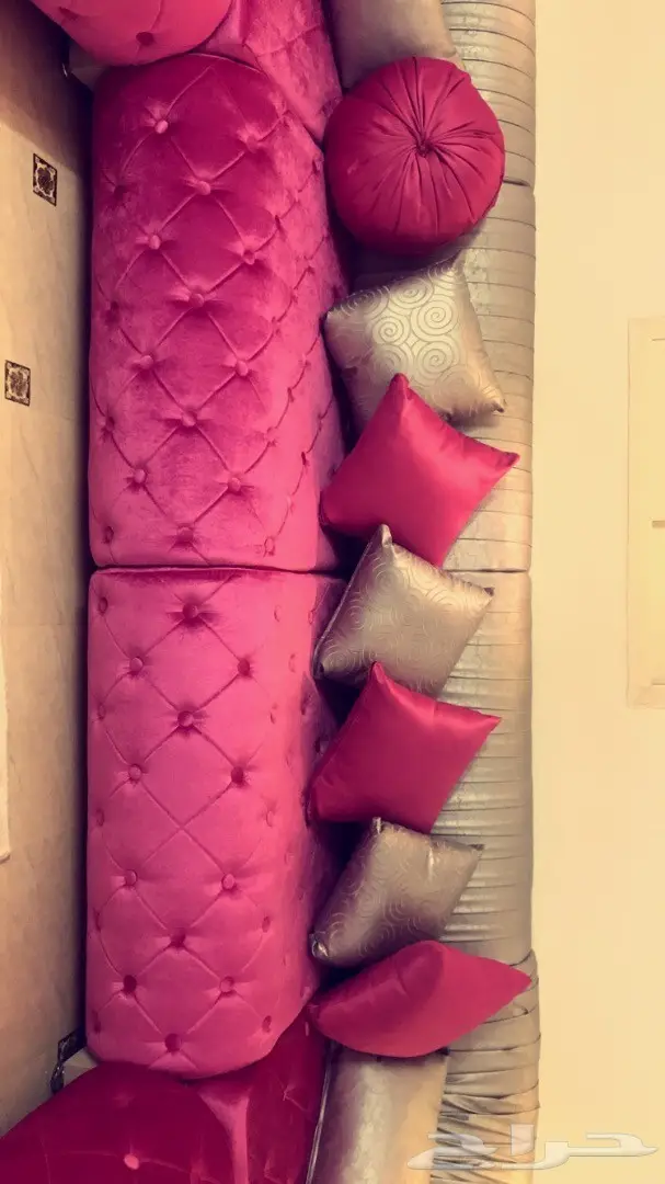 كنب مع طاولة طعام للبيع (image 2)