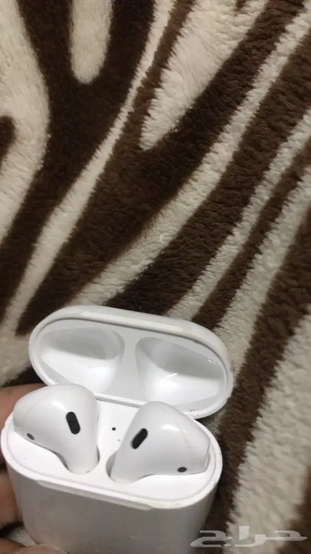 سماعات ايفون بلتوث لبيع نظيفه جدا 