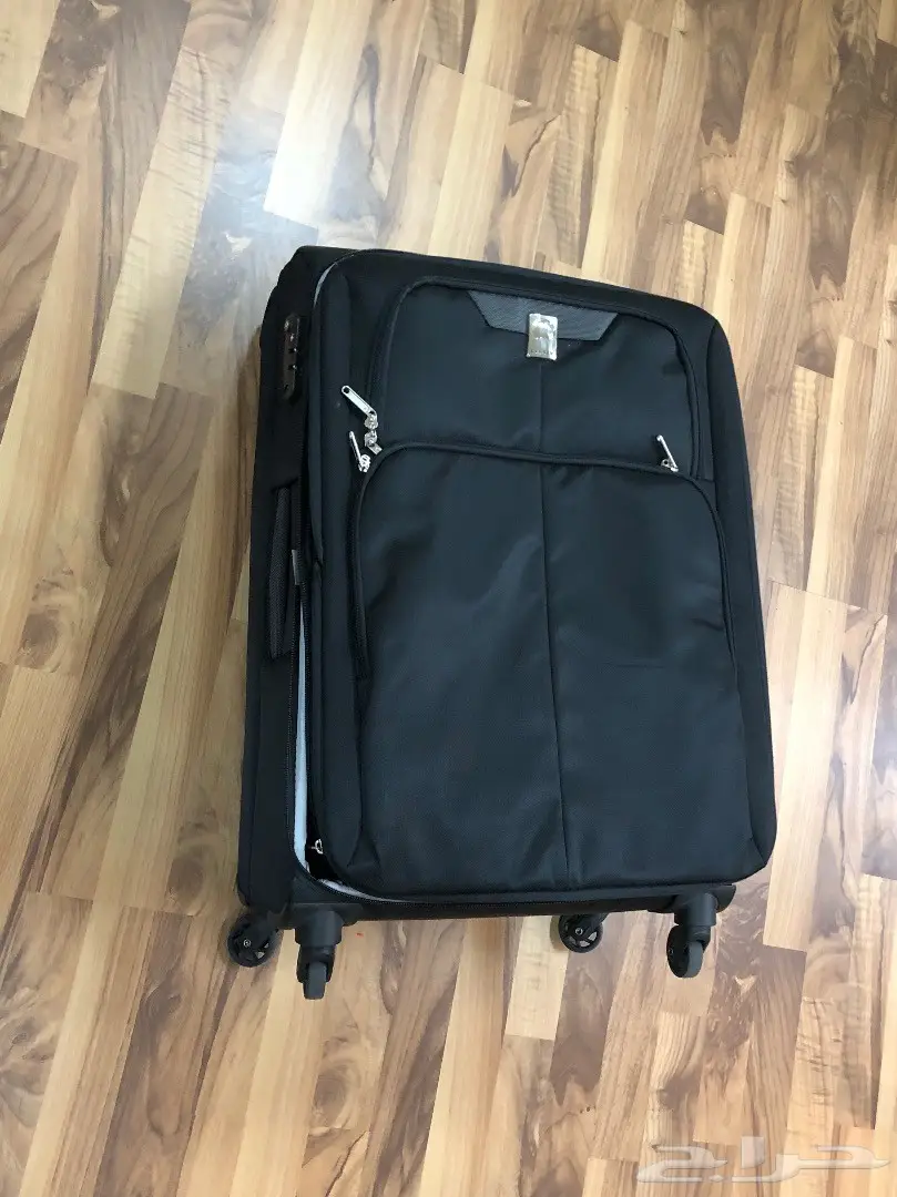 شنطة سفر للبيع DELSEY مقاس وسط و كبير
