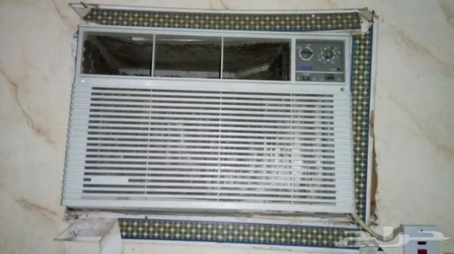 عدد 3 مكيفات وغرفة نوم وطقم كنب للبيع  (image 2)