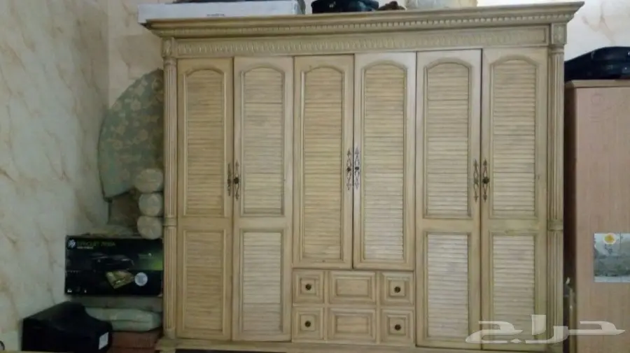 عدد 3 مكيفات وغرفة نوم وطقم كنب للبيع  (image 5)