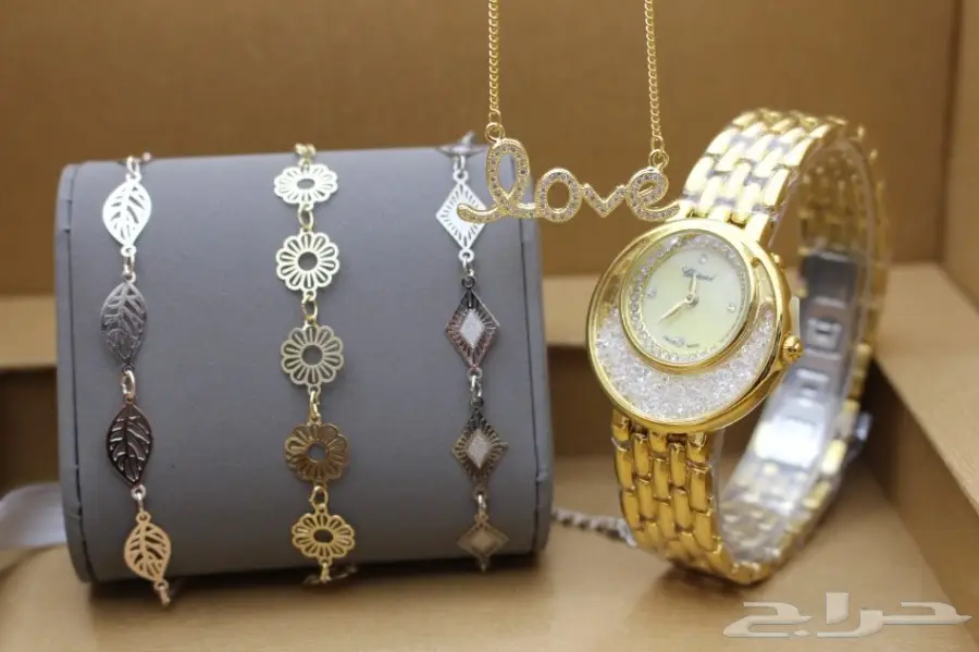 أطقم شوبارد نسائية فاخرة - تألقي بإطلالة أنيقة (image 1)