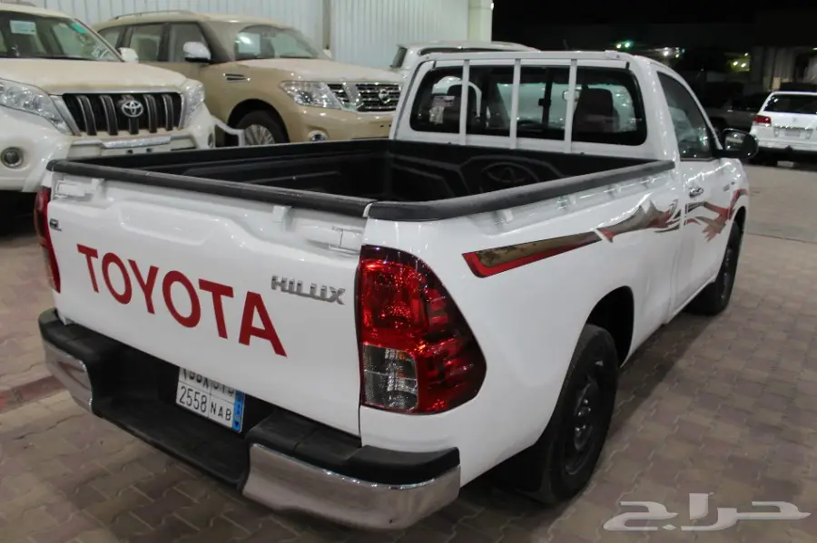  تويوتا هايلوكس غمارة GL موديل 2017 (image 4)