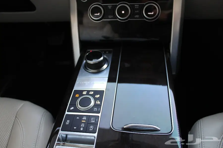 لاند روفر رنج روفر فوج موديل 2017   (image 16)