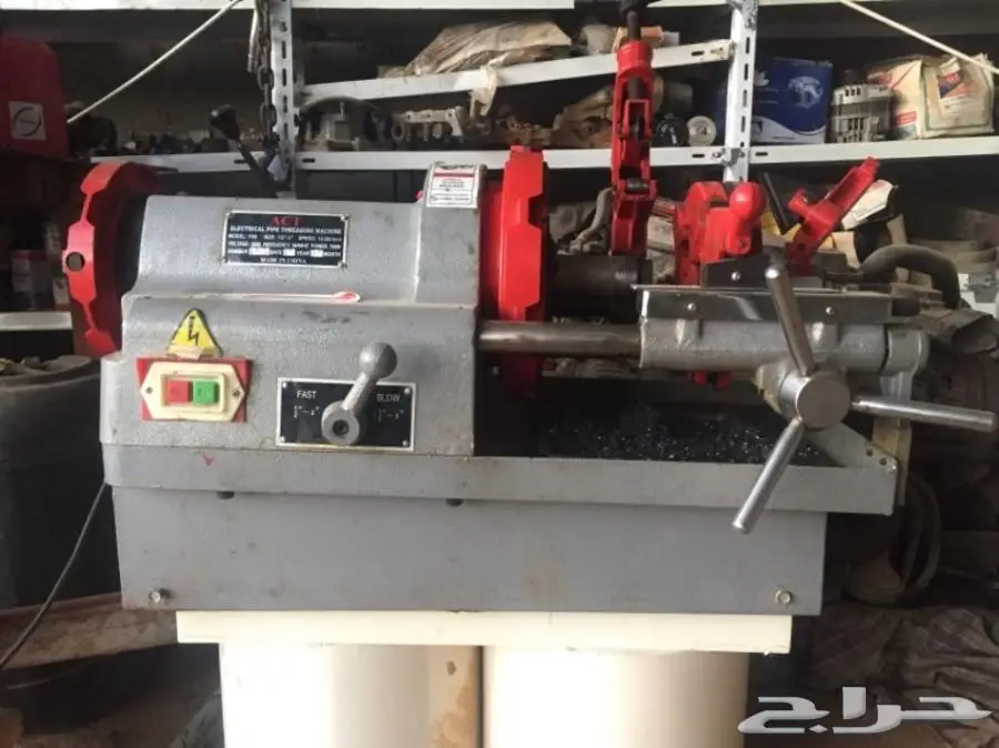 للبيع مكينة تسنين وقص لمواصير الماء