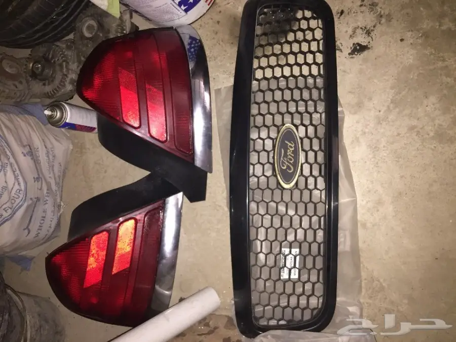 للبيع اسطبات فورد فكتوريا 