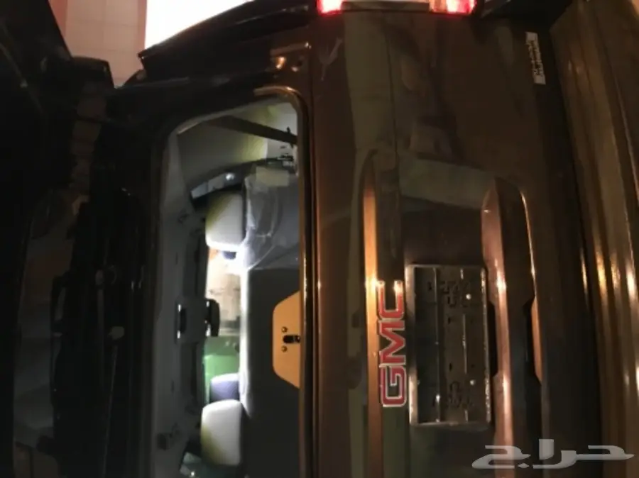 يوكن 2017 حجم الصغير SLE (image 4)