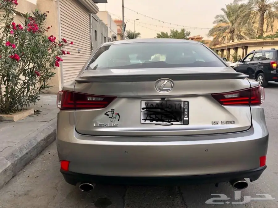 لكزس is 350 f sport 2016 (image 2)