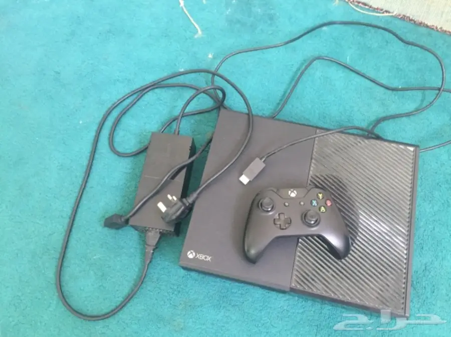 اكس بوكس ون للبيع نضيف استخدام قليل 