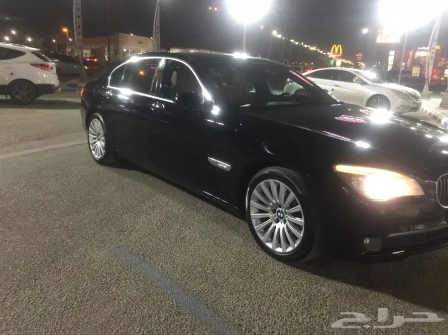 للبيع BMW 730 موديل 2012 (image 4)
