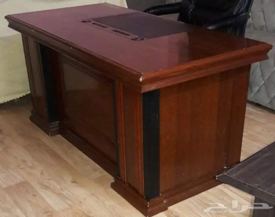 مكتب خشبي للبيع  (image 1)