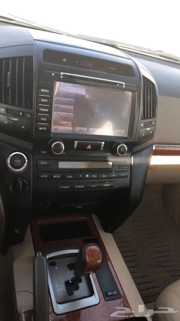 للبيع جيب لاندكروزر موديل 2014 فل كامل جلد  (image 2)