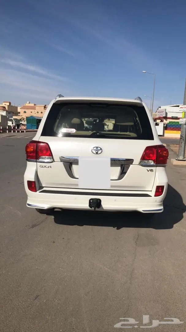 للبيع جيب لاندكروزر موديل 2014 فل كامل جلد  (image 5)