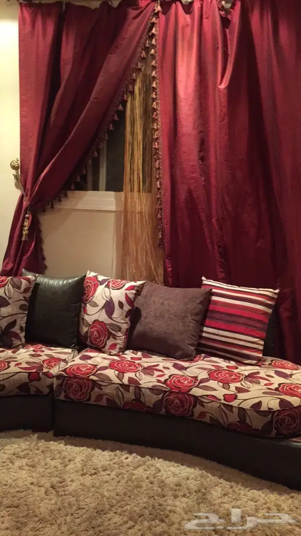 كنب مستخدم سنة واحدة فقط