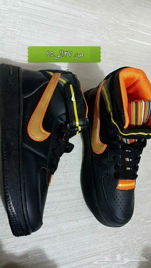 Nike shoes  (image 1)