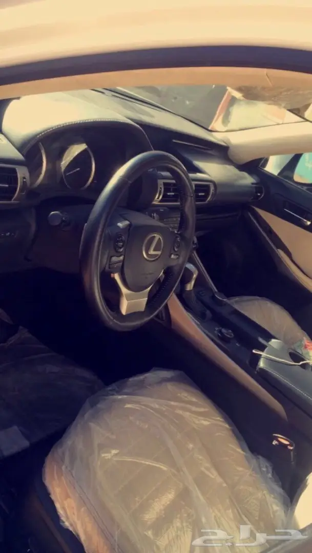 للبيع لكزس is250 2014 (image 5)