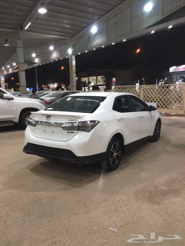 تويوتا كورولا سبورت موديل 2016 (image 4)