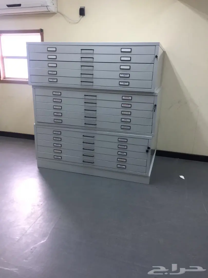 للبيع طاولات مكتبيه وكراسي مستعمل وجديد  (image 13)