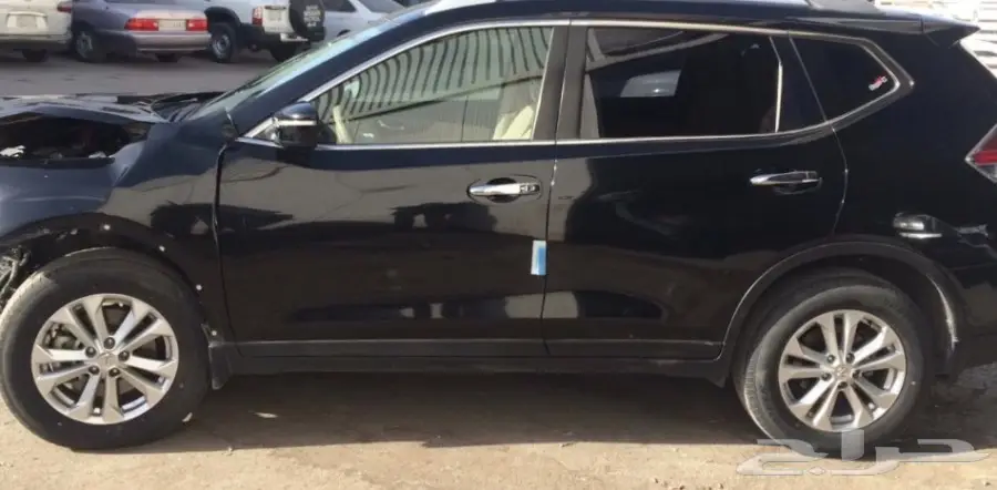 للبيع جيب نيسان اكس تريل 2016 مصدوم  (image 1)