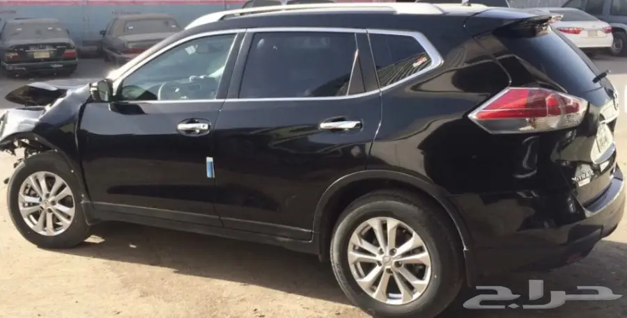 للبيع جيب نيسان اكس تريل 2016 مصدوم  (image 2)