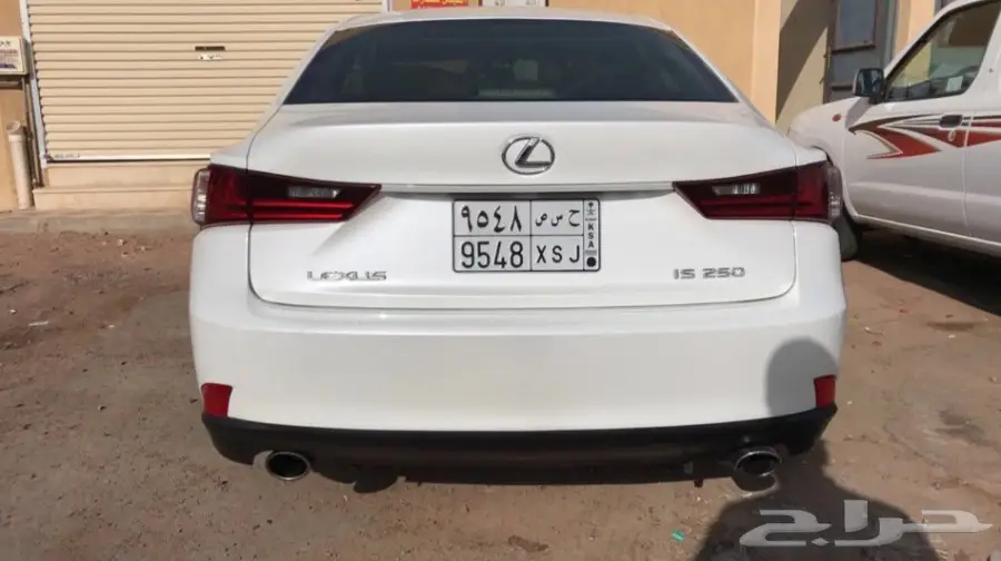 للبيع لكزس is250 2014 (image 1)