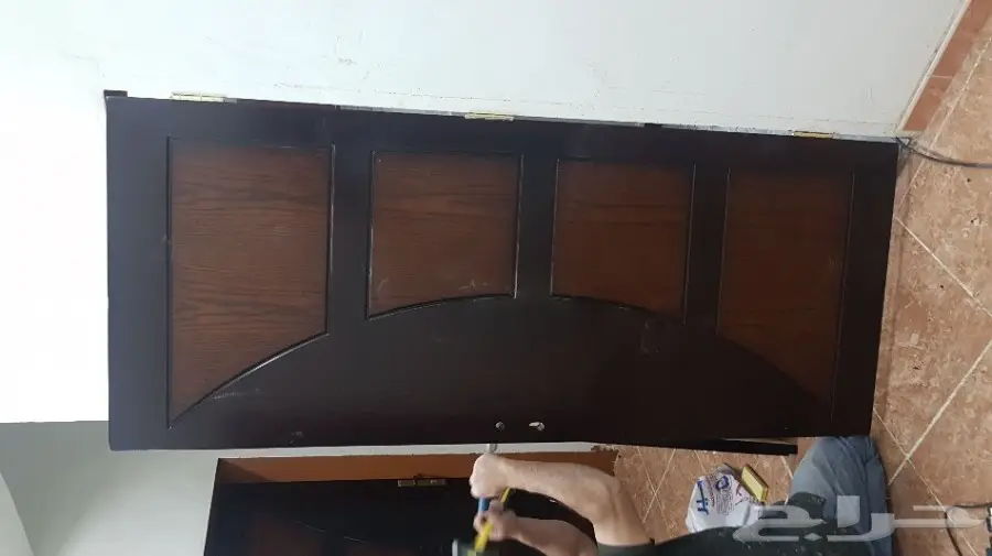 ابواب خشب وموبيليا غرف نوم ودواليب