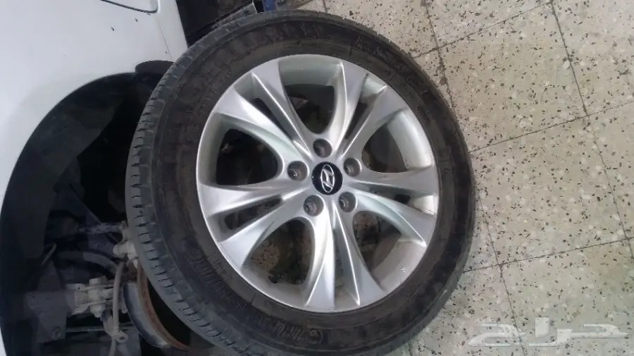 جنوط سوناتا للبيع او البدل ب مقاس 18