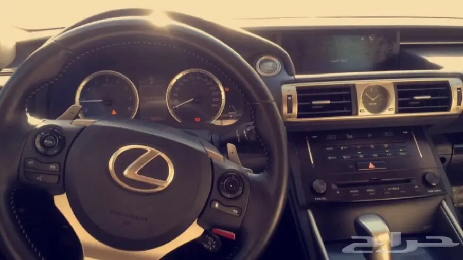 للبيع لكزس is250 2014 (image 3)