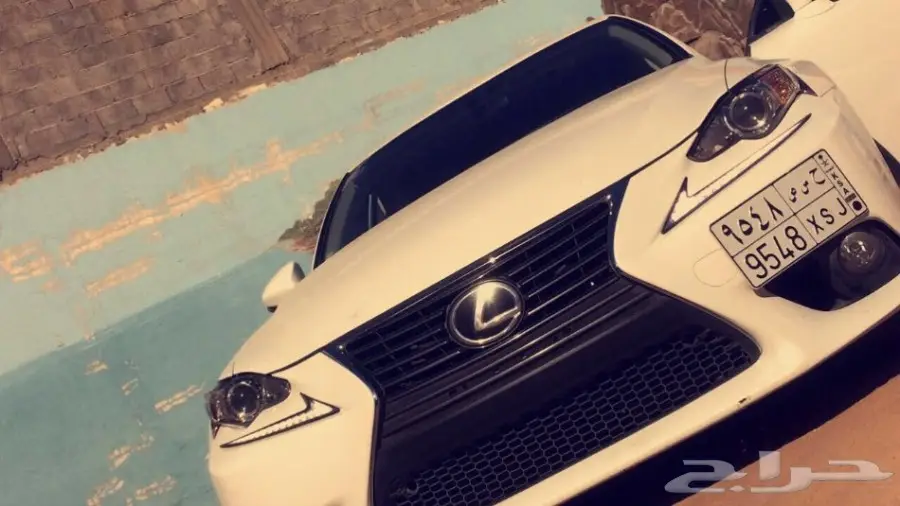 للبيع لكزس is250 2014 (image 4)