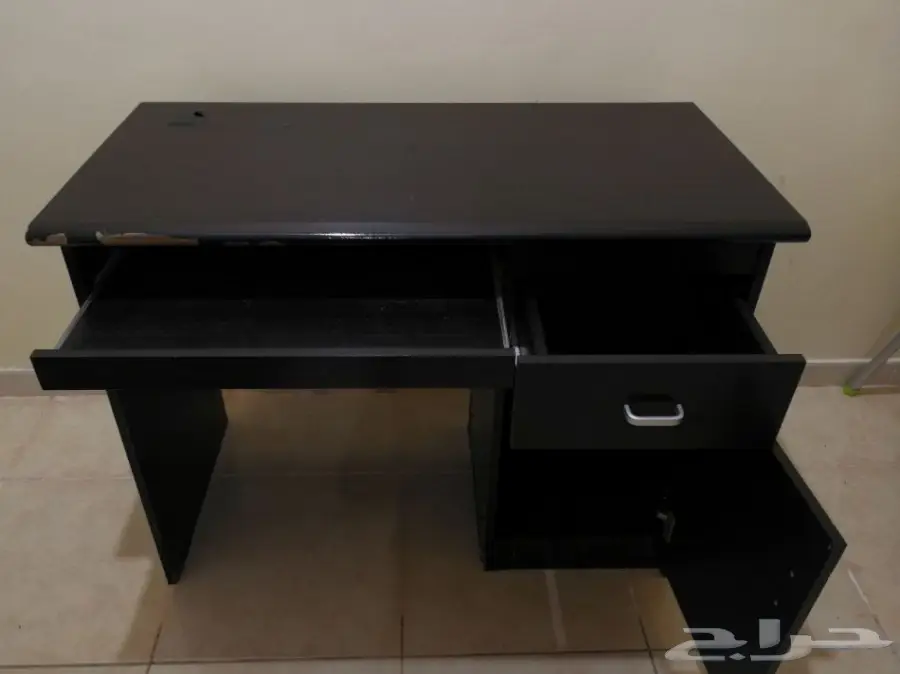 طاولة كمبيوتر مكتبية للبيع (image 1)