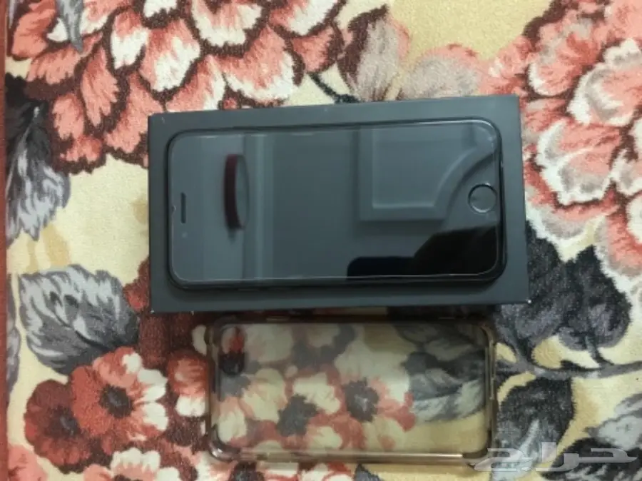 للبيع أيفون 7 عادي اسود لامع 128 قيقا 