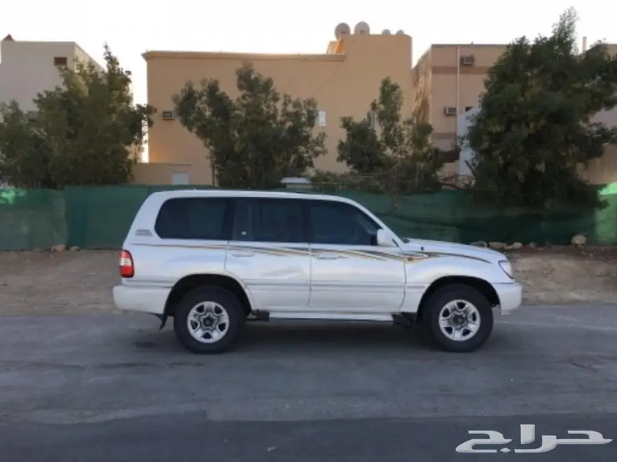 للبيع جيب لندكروزر 2006 VXR أبيض نظيف فل كامل (image 8)