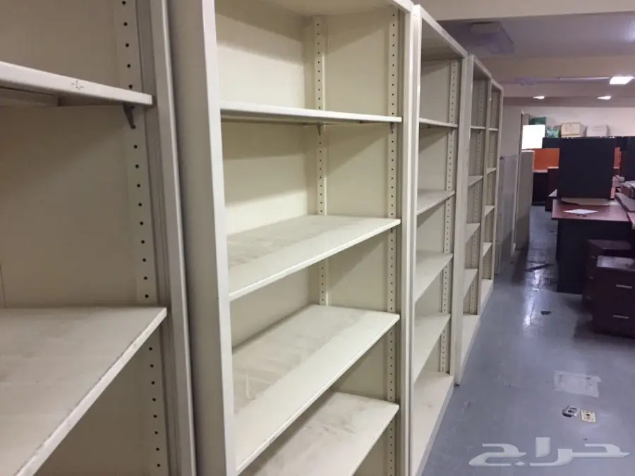 للبيع طاولات مكتبيه وكراسي مستعمل وجديد  (image 3)