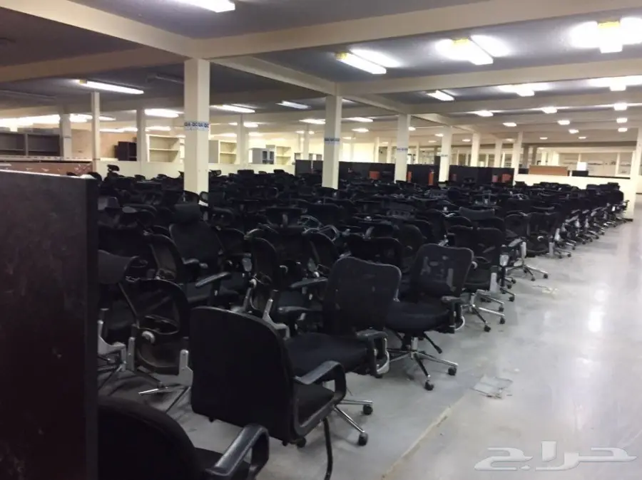 للبيع طاولات مكتبيه وكراسي مستعمل وجديد  (image 6)