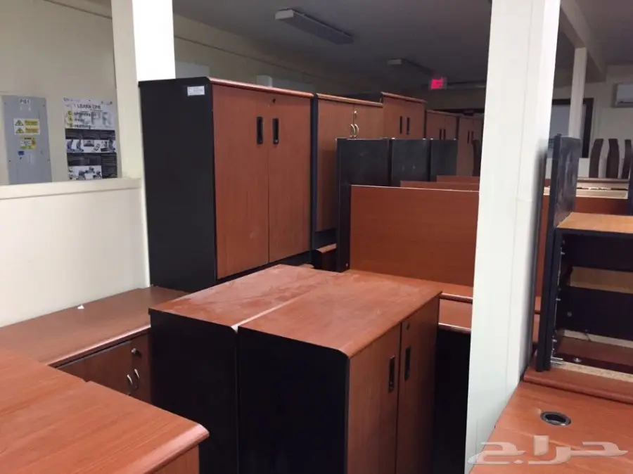 للبيع طاولات مكتبيه وكراسي مستعمل وجديد  (image 8)