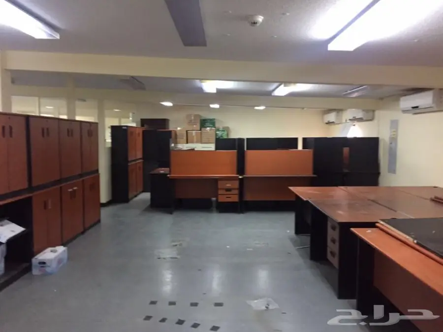 للبيع طاولات مكتبيه وكراسي مستعمل وجديد  (image 9)