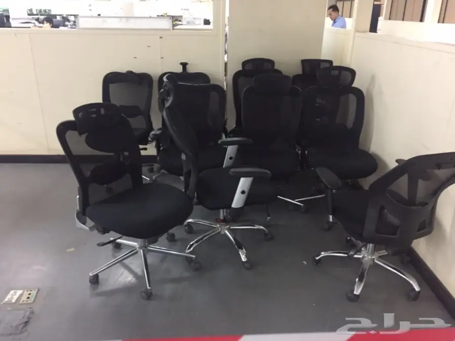 للبيع طاولات مكتبيه وكراسي مستعمل وجديد  (image 11)