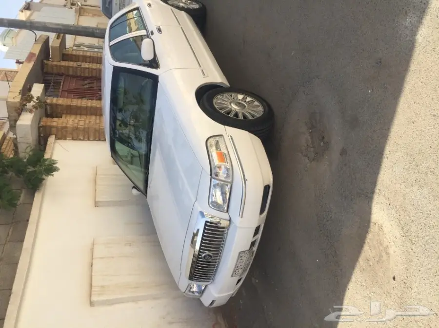 فورد مركيز سعودي 2010 ابيض  (image 1)