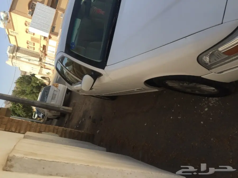 فورد مركيز سعودي 2010 ابيض  (image 2)