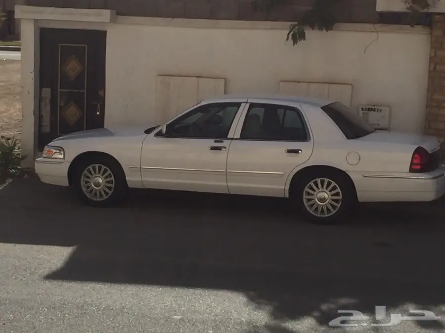 فورد مركيز سعودي 2010 ابيض  (image 6)