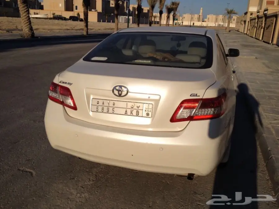 للبيع كامري قير عايدي موديل 2011 (image 2)