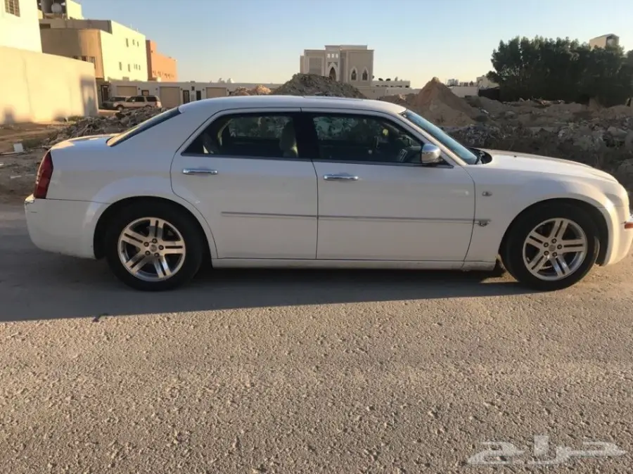 للبيع كرايسلر 2006 فل كامل 8 سلندر 