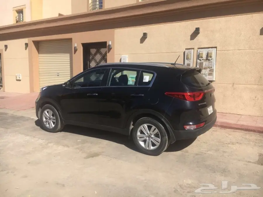 للبيع جيب كيا سبورتاج نص فل نظيف 2017