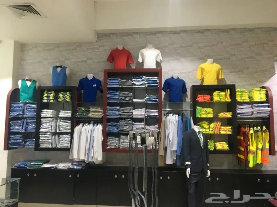 متخصصون في انتاج الازياء الرسمية الموحدة